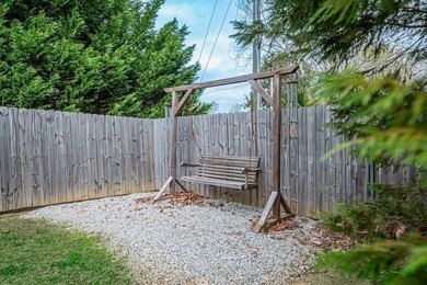 Welcome Home to the sought after D1 neighborhood of Old Mill - photo 39