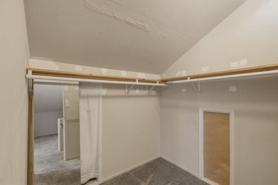 This spacious and move-in ready 7500-sf Ashland estate with 2 - photo 44