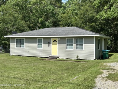 Perfect Starter Home or Investment Property!! Centrally located - photo 3