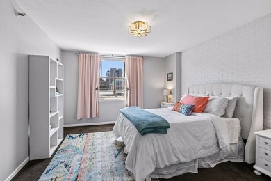 Enjoy sunny South-facing skyline views from this beautifully - photo 17