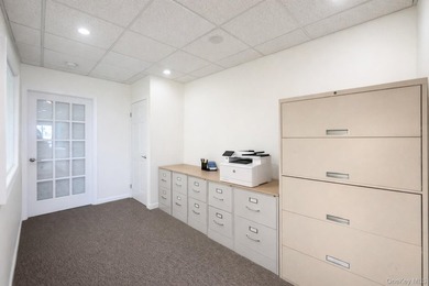 Prime free-standing professional office building for sale in a - photo 5