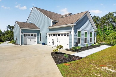 Welcome to Luxury Waterfront Living in the Highly Sought-After - photo 4