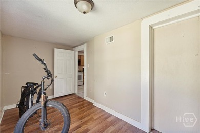 ATTENTION INVESTORS! Prime investment opportunity located in a - photo 11