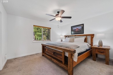Here is the coastal property for you! This beautiful great room - photo 11