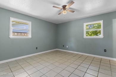 Great Home on a Quiet Street! This well-maintained 3-bedroom - photo 17