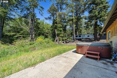 Here is the coastal property for you! This beautiful great room - photo 20