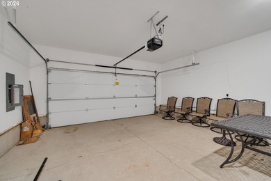 Here is the coastal property for you! This beautiful great room - photo 23
