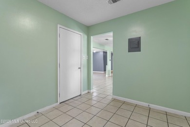 Great Home on a Quiet Street! This well-maintained 3-bedroom - photo 24