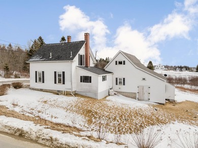 A classic Down East Home! This charming New England home has - photo 2
