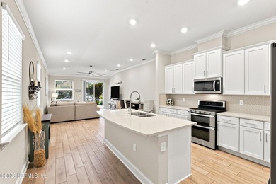 Welcome to this beautifully maintained, move-in ready home - photo 6