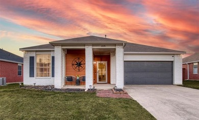 (private lake, pond, coastal) Home For Sale in Corinth Texas