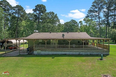 Welcome to your perfect waterfront retreat on beautiful Lake - photo 2