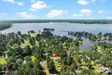Welcome to your perfect waterfront retreat on beautiful Lake - photo 3