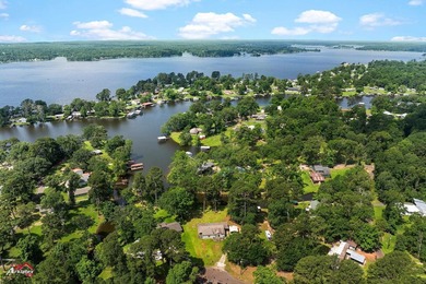 Welcome to your perfect waterfront retreat on beautiful Lake - photo 4