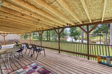 Welcome to your perfect waterfront retreat on beautiful Lake - photo 6