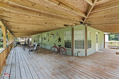 Welcome to your perfect waterfront retreat on beautiful Lake - photo 7