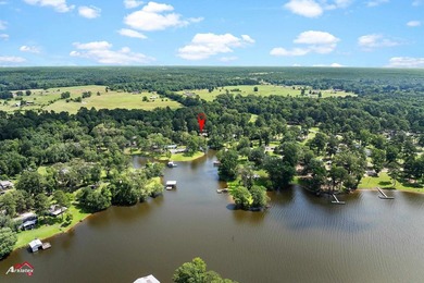 Welcome to your perfect waterfront retreat on beautiful Lake - photo 8