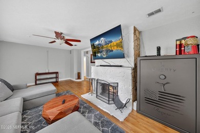 Main Home + Detached Guest House + Two Workshops on Nearly Half - photo 4