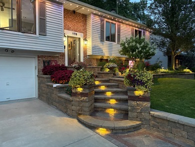 (private lake, pond, creek) Home For Sale in Lake Zurich Illinois