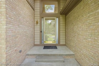 Welcome home to 4860 Lagoons Circle! This exceptional - photo 6