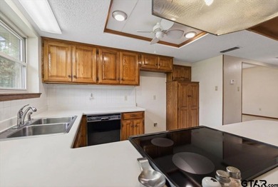 Welcome to 210 Treetop Ln in the highly sought-after Hideaway - photo 14