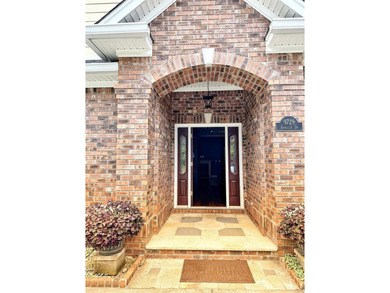 Beautiful 3-Bedroom Home with Bonus Room, Mature Landscaping & - photo 15