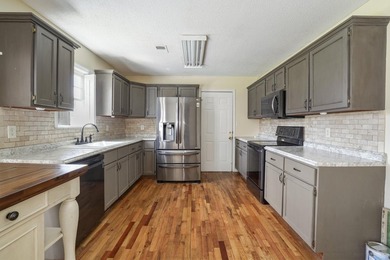 Welcome home to this beautiful 3-bedroom, 2-bath residence - photo 16