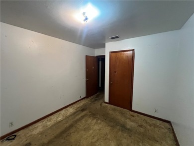 Welcome Home! This 3 bedroom 1 bath home in Oso Place - photo 17