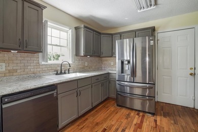 Welcome home to this beautiful 3-bedroom, 2-bath residence - photo 17