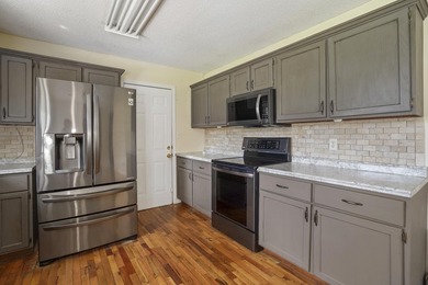 Welcome home to this beautiful 3-bedroom, 2-bath residence - photo 18