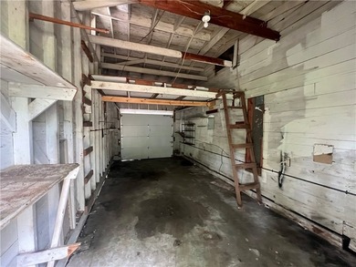 Welcome Home! This 3 bedroom 1 bath home in Oso Place - photo 20