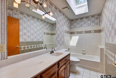 Welcome to 210 Treetop Ln in the highly sought-after Hideaway - photo 20