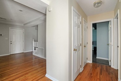 Welcome home to this beautiful 3-bedroom, 2-bath residence - photo 20