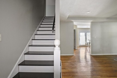 Welcome home to this beautiful 3-bedroom, 2-bath residence - photo 26