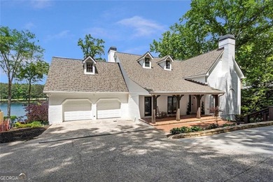 Tucked away on a quiet cul-de-sac in the prestigious Windward - photo 3