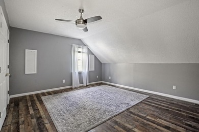Welcome home to this beautiful 3-bedroom, 2-bath residence - photo 33