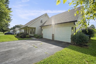 Welcome home to this beautiful 3-bedroom, 2-bath residence - photo 36