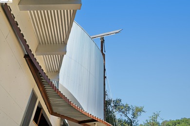 The Shipwreck House: inspired by the serpentine profiles found - photo 8