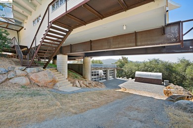 The Shipwreck House: inspired by the serpentine profiles found - photo 10