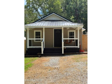 Lake Home For Sale in Rockwood, Tennessee