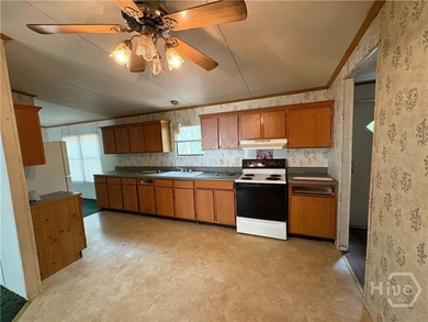Price Improvement for a quick sale. Investor Special. Some - photo 3