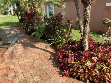 This unique Home in the Palm Grove community stand out with - photo 5