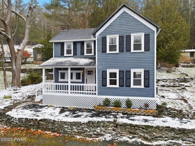 (private lake, pond, coastal) Home For Sale in Hawley Pennsylvania