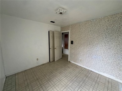 Three bedroom two bath home in Village On The Green subdivision - photo 14