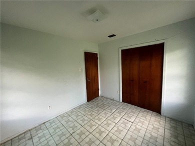 Three bedroom two bath home in Village On The Green subdivision - photo 16