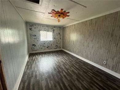 Three bedroom two bath home in Village On The Green subdivision - photo 17