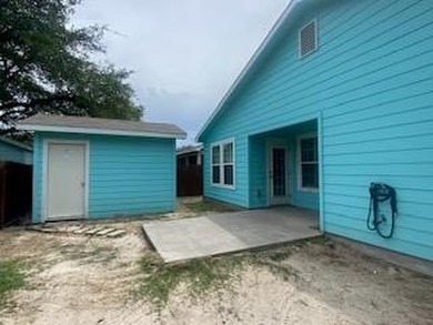 Welcome to this coastal home in the highly sought-after - photo 18