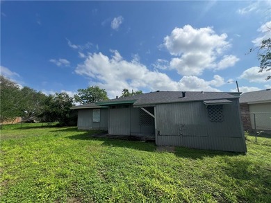 Three bedroom two bath home in Village On The Green subdivision - photo 19