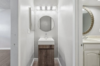Spacious and beautifully updated 2-bedroom, 1.5-bath townhome - photo 19
