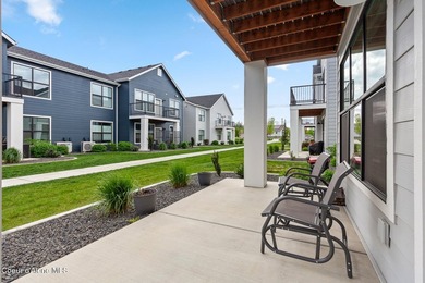 Welcome to low-maintenance living in the highly sought-after - photo 21